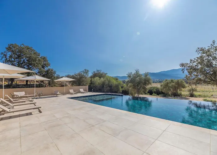 Les Bergeries Du Domaine De Pinelli Lodge