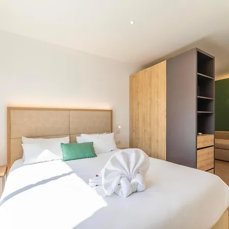 Jaktstuga Les Bergeries Du Domaine De Pinelli *