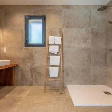 Jaktstuga Les Bergeries Du Domaine De Pinelli *